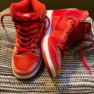 NIKE SB Dunk High Pro